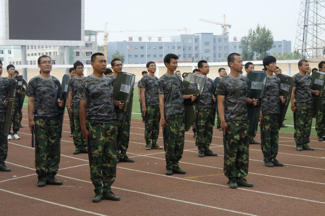 集團民兵連積極響應(yīng)武裝部號召參訓